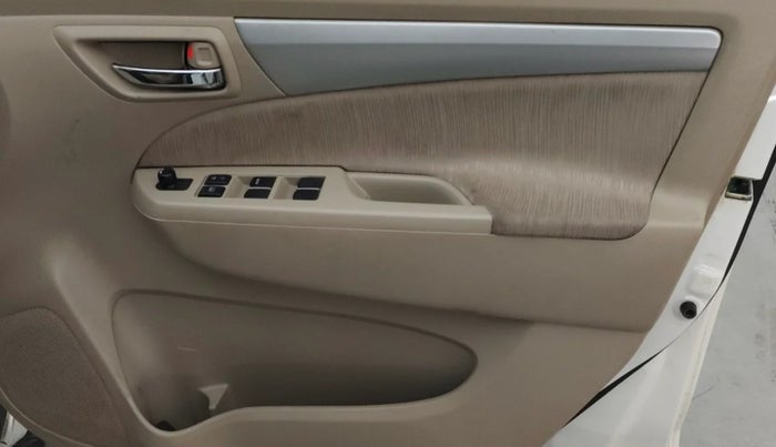 2014 Maruti Ertiga VXI, Petrol, Manual, 68,947 km, Driver Side Door Panels Control