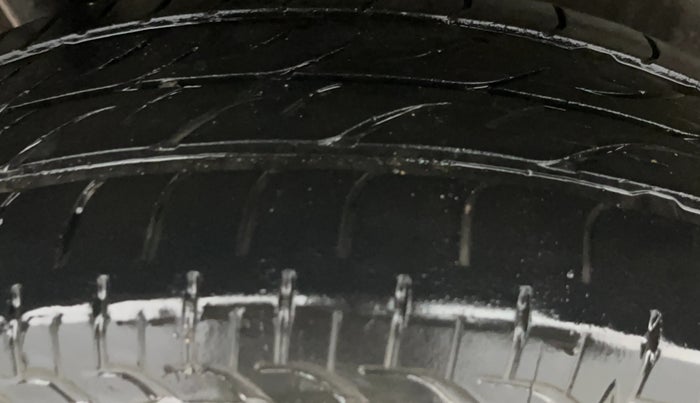 2017 Maruti Wagon R 1.0 LXI CNG, CNG, Manual, 71,134 km, Right Rear Tyre Tread