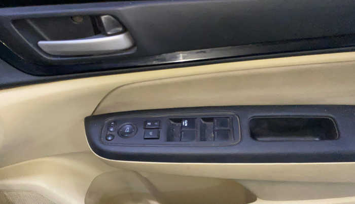 2021 Honda Amaze 1.5L I-DTEC VX, Diesel, Manual, 57,109 km, Driver Side Door Panels Control