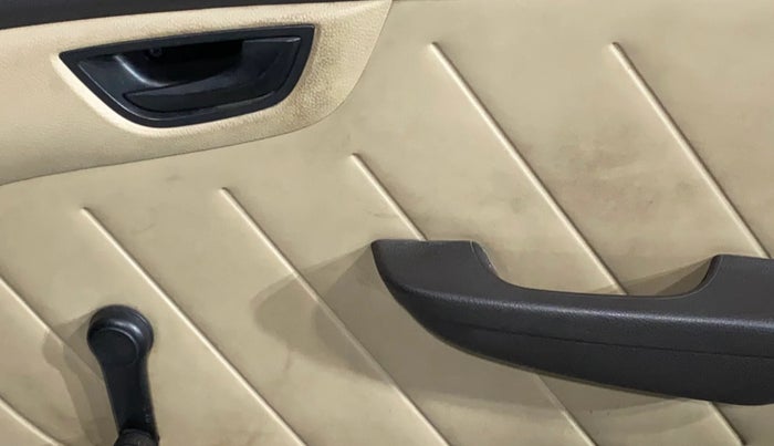 2013 Hyundai Eon D-LITE+, Petrol, Manual, 79,479 km, Driver Side Door Panels Control