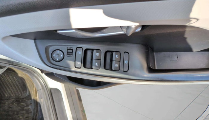 2023 Hyundai Creta S 1.5 PETROL, Petrol, Manual, 11,230 km, Driver Side Door Panels Control