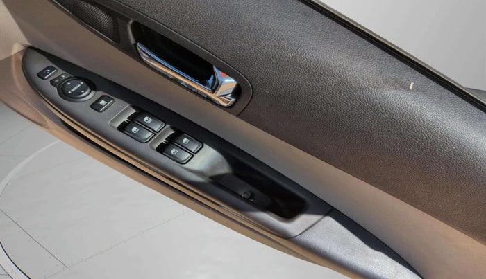 2012 Hyundai i20 SPORTZ 1.4 CRDI, Diesel, Manual, 36,356 km, Driver Side Door Panels Control