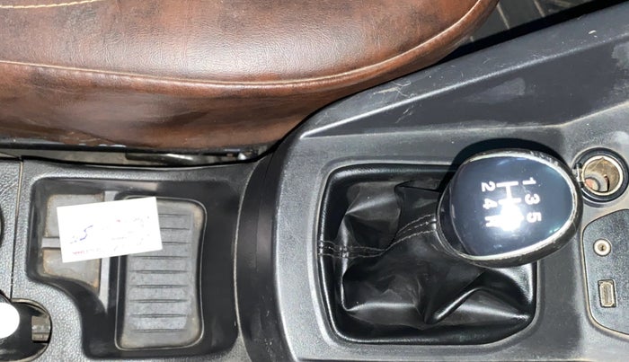 2019 Ford New Figo TITANIUM 1.2 PETROL MT, Petrol, Manual, 1,24,066 km, Gear Lever