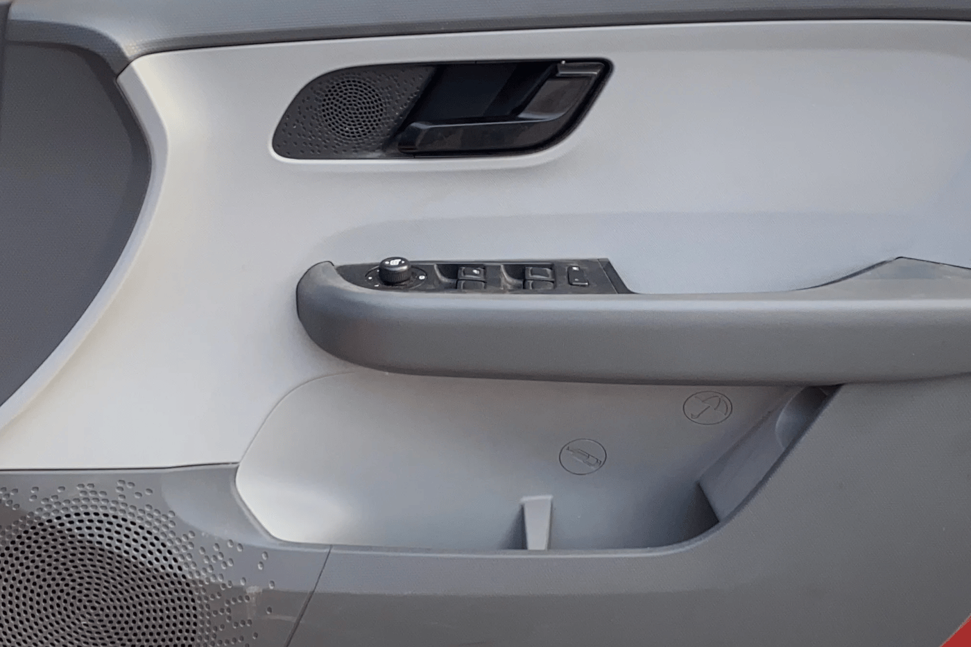 2020 Tata ALTROZ XT PETROL, Petrol, Manual, 82,279 km, Driver Side Door Panels Control