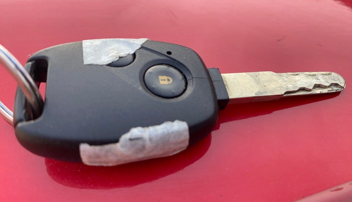 2015 Honda Brio VX MT, Petrol, Manual, 73,782 km, Key Close Up