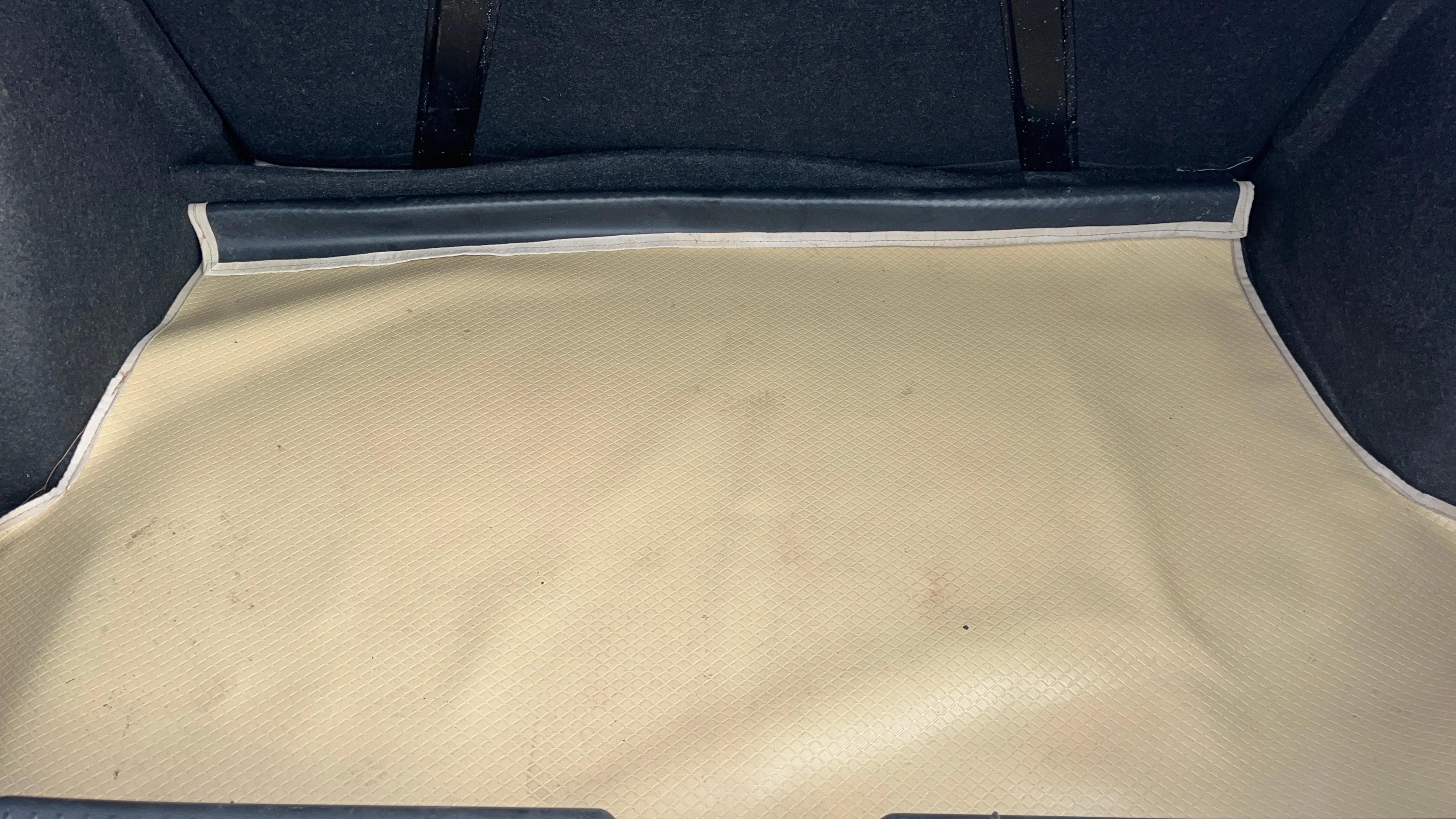 2022 Maruti Dzire ZXI Plus AMT, Petrol, Automatic, 37,601 km, Boot Inside