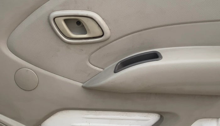 2016 Datsun Redi Go T (O), Petrol, Manual, 29,508 km, Driver Side Door Panels Control