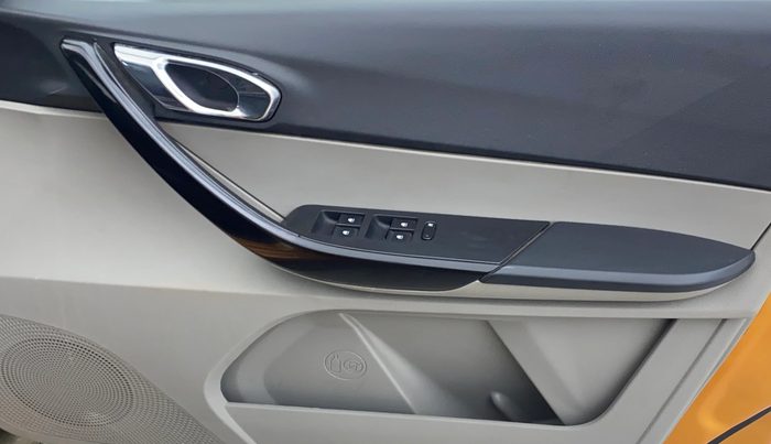 2016 Tata Tiago XZ PETROL, Petrol, Manual, 64,967 km, Driver Side Door Panels Control
