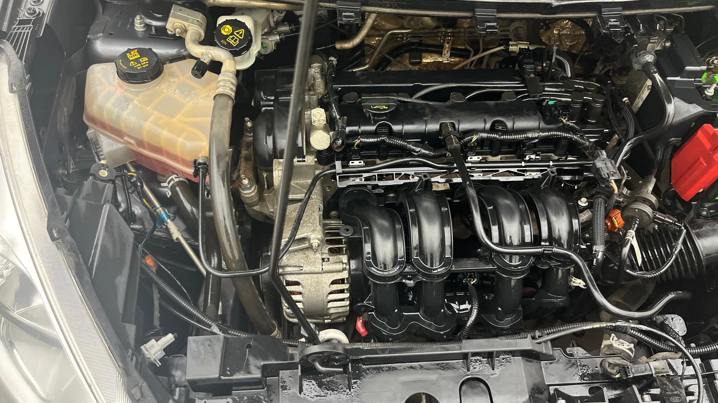 2018 Ford New Figo TITANIUM 1.2 PETROL MT, Petrol, Manual, 1,35,500 km, Engine View - Right