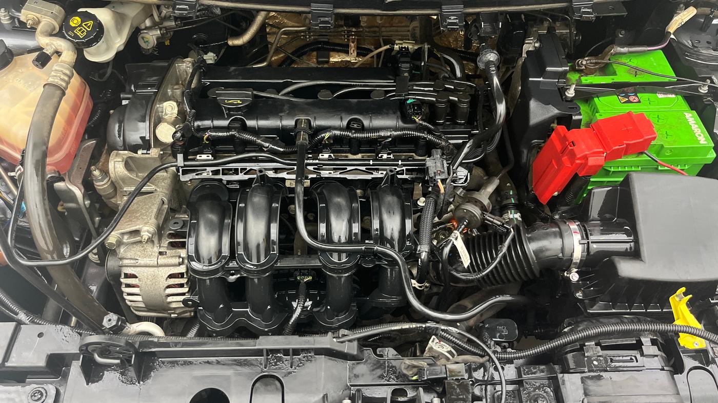2018 Ford New Figo TITANIUM 1.2 PETROL MT, Petrol, Manual, 1,35,500 km, Engine View