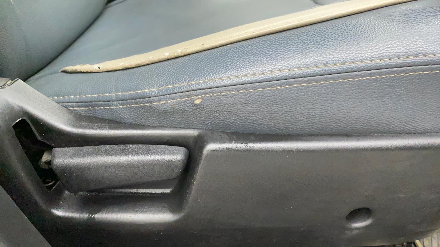2019 Maruti Alto LXI O, Petrol, Manual, 1,02,424 km, Driver Side Adjustment Panel