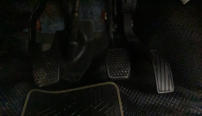2019 Maruti Alto LXI O, Petrol, Manual, 1,02,424 km, Pedals