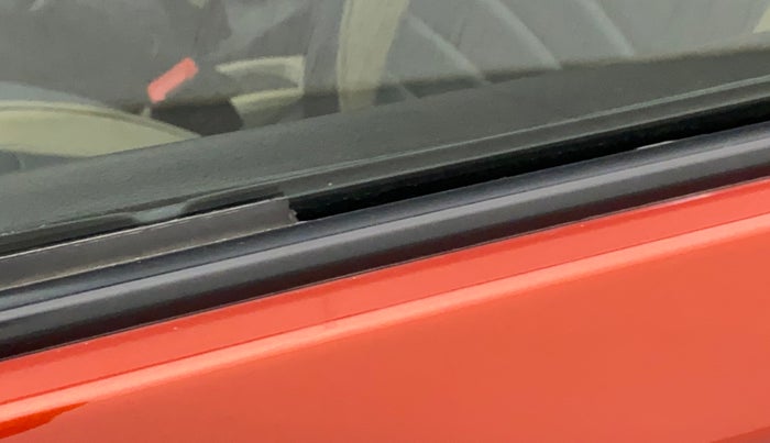 2019 Maruti Alto LXI O, Petrol, Manual, 1,02,424 km, Front passenger door - Weather strip has minor damage