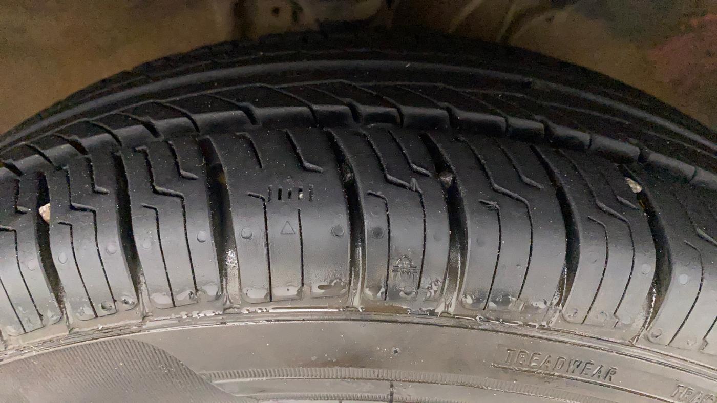 2019 Maruti Alto LXI O, Petrol, Manual, 1,02,424 km, Right Front Tyre Tread