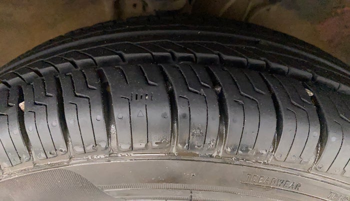 2019 Maruti Alto LXI O, Petrol, Manual, 1,02,424 km, Right Front Tyre Tread