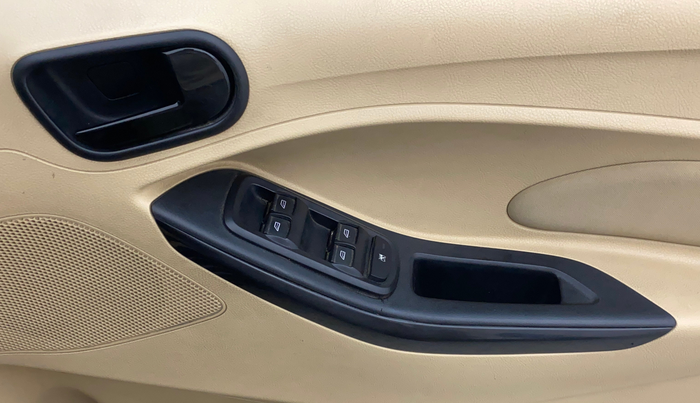 2016 Ford Figo Aspire TITANIUM 1.2 PETROL, Petrol, Manual, 87,714 km, Driver Side Door Panels Control