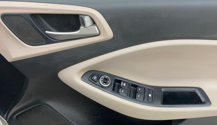 2016 Hyundai Elite i20 ASTA 1.2 (O), Petrol, Manual, 99,087 km, Driver Side Door Panels Control