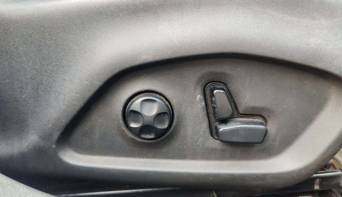 2019 Jeep Compass LIMITED PLUS PETROL AT, Petrol, Automatic, 43,779 km, Driver Side Adjustment Panel