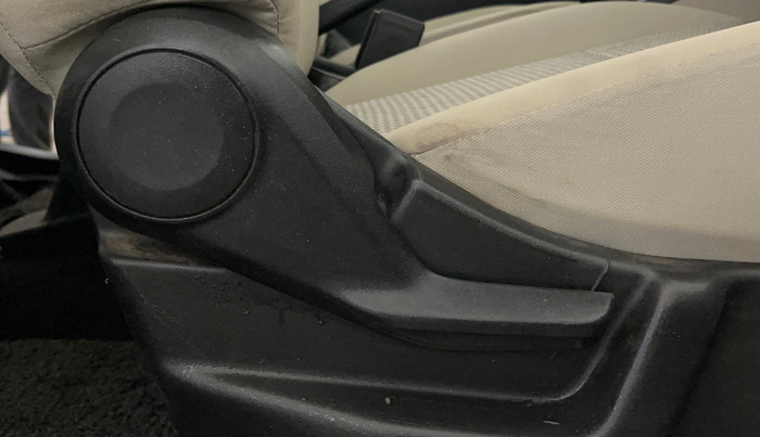 2020 Maruti New Wagon-R LXI CNG 1.0, CNG, Manual, 56,923 km, Driver Side Adjustment Panel