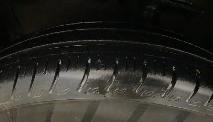 2012 Maruti Ritz VXI, Petrol, Manual, 56,899 km, Left Front Tyre Tread