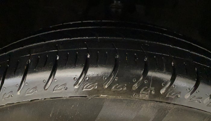 2012 Maruti Ritz VXI, Petrol, Manual, 56,899 km, Right Front Tyre Tread