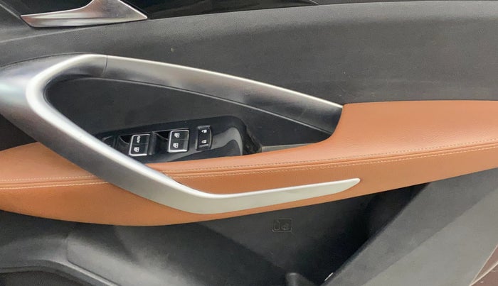 2020 MG HECTOR PLUS SHARP 2.0 DIESEL TURBO MT 6-STR, Diesel, Manual, 64,486 km, Driver Side Door Panels Control