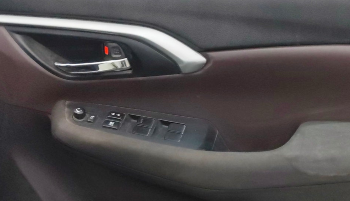 2024 Maruti Grand Vitara DELTA SMART HYBRID, Petrol, Manual, 18,879 km, Driver Side Door Panels Control