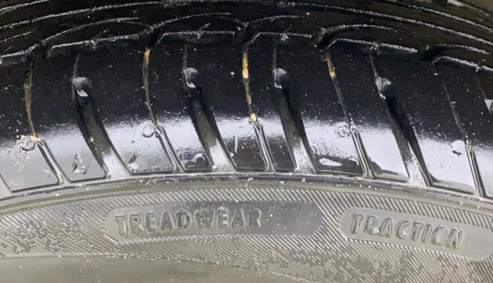 2015 Hyundai Grand i10 SPORTZ 1.2 KAPPA VTVT, Petrol, Manual, 60,052 km, Right Rear Tyre Tread