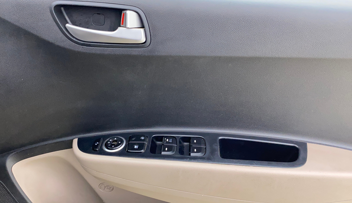 2015 Hyundai Grand i10 SPORTZ 1.2 KAPPA VTVT, Petrol, Manual, 60,052 km, Driver Side Door Panels Control