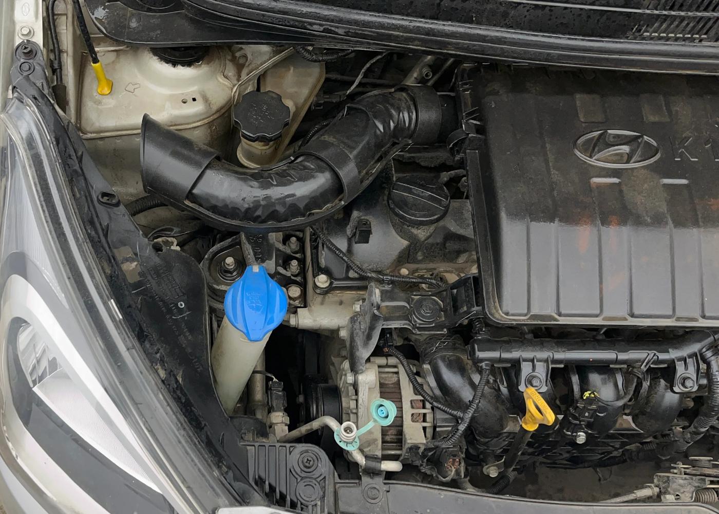 2016 Hyundai Xcent S AT 1.2, Petrol, Automatic, 42,314 km, Engine View - Right