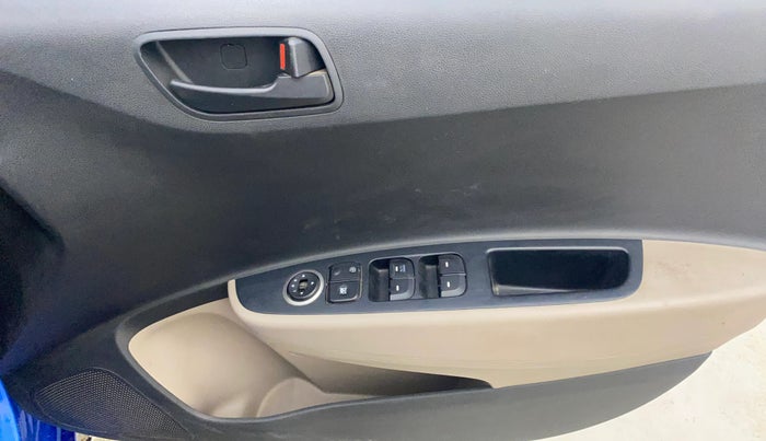 2017 Hyundai Grand i10 MAGNA 1.2 KAPPA VTVT, Petrol, Manual, 36,128 km, Driver Side Door Panels Control