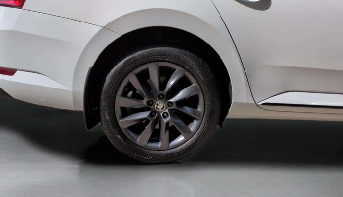 2021 Skoda Superb Sportline AT , Petrol, Automatic, 36,554 km, Right Rear Wheel