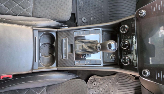 2021 Skoda Superb Sportline AT , Petrol, Automatic, 36,554 km, Gear Lever