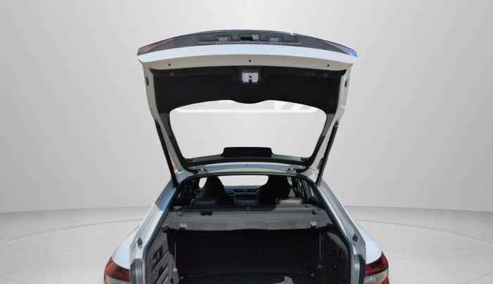 2021 Skoda Superb Sportline AT , Petrol, Automatic, 36,554 km, Boot Door Open