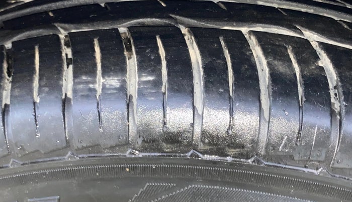 2017 Maruti Baleno ZETA PETROL 1.2, Petrol, Manual, 46,257 km, Left Front Tyre Tread