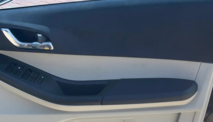 2022 Tata Tiago XZ PLUS PETROL, Petrol, Manual, 30,891 km, Driver Side Door Panels Control