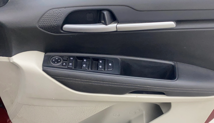 2021 KIA SONET HTX 1.0 IMT, Petrol, Manual, 33,427 km, Driver Side Door Panels Control