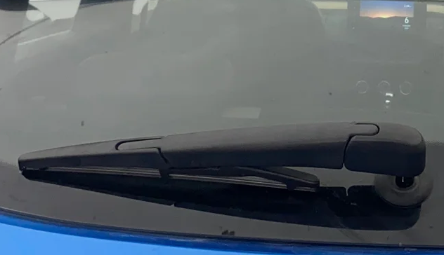 2021 Renault Kiger RXT AMT DUAL TONE, Petrol, Automatic, 38,623 km, Rear Wiper