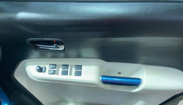 2017 Maruti IGNIS ZETA 1.2 AMT, Petrol, Automatic, 1,07,816 km, Driver Side Door Panels Control
