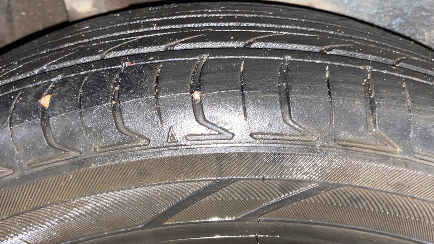 2017 Maruti IGNIS ZETA 1.2 AMT, Petrol, Automatic, 1,07,699 km, Right Rear Tyre Tread