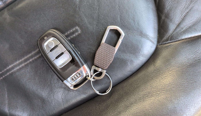 2015 Audi A6 35 TDI S LINE, Diesel, Automatic, 68,924 km, Key Close Up