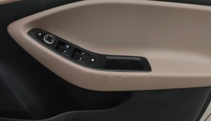 2017 Hyundai Elite i20 SPORTZ 1.2, Petrol, Manual, 47,328 km, Driver Side Door Panels Control