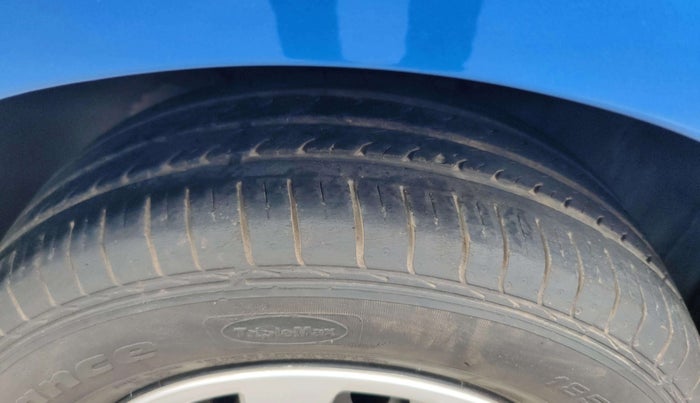 2018 Hyundai Elite i20 MAGNA EXECUTIVE 1.2, Petrol, Manual, 43,862 km, Right Front Tyre Tread