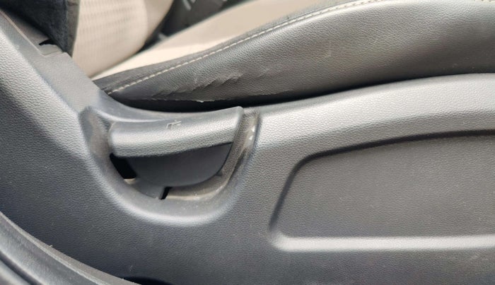 2018 Hyundai Elite i20 MAGNA EXECUTIVE 1.2, Petrol, Manual, 43,862 km, Driver Side Adjustment Panel