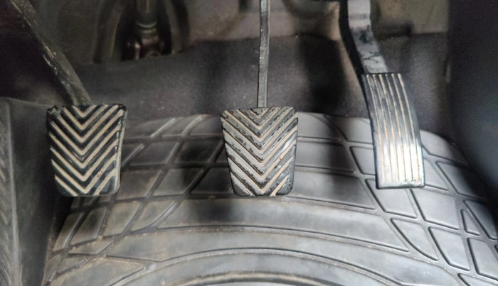 2016 Maruti Ertiga VDI SHVS, Diesel, Manual, 67,804 km, Pedals