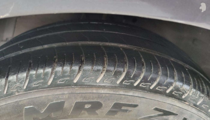 2016 Maruti Ertiga VDI SHVS, Diesel, Manual, 67,804 km, Left Front Tyre Tread