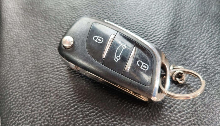 2016 Maruti Ertiga VDI SHVS, Diesel, Manual, 67,804 km, Key Close Up