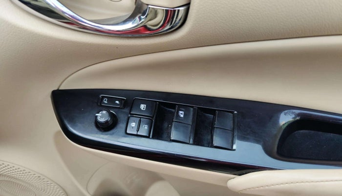 2018 Toyota YARIS VX CVT, Petrol, Automatic, 31,620 km, Driver Side Door Panels Control