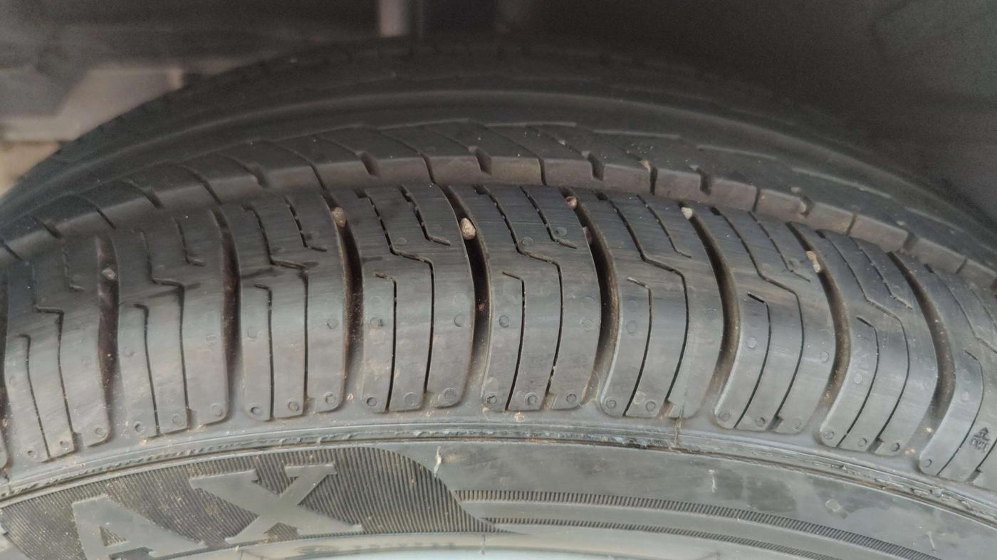 2018 Toyota YARIS VX CVT, Petrol, Automatic, 31,620 km, Left Front Tyre Tread