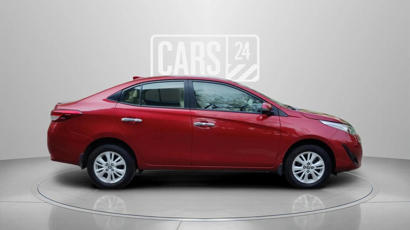 2018 Toyota YARIS VX CVT, Petrol, Automatic, 31,620 km, Right Side View